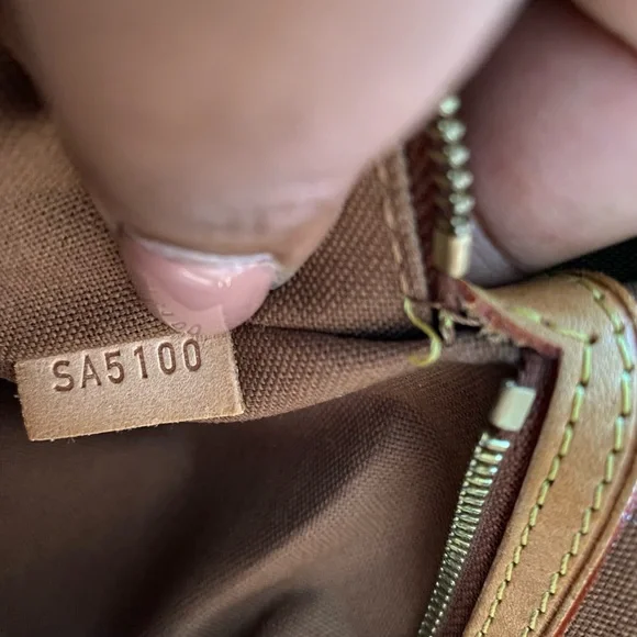 EUC Authentic Louis Vuitton Horizontal Batignolles and Bifold Wallet Bundle - Picture 11 of 16